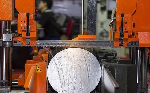 大方立式金属带锯床切削出现跑带故障解决方法！